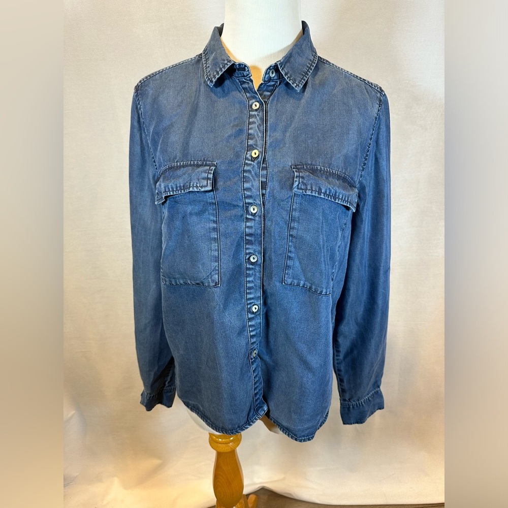ZARA BASICS Z1975 Denim Button Up Shirt Women Size M Pearl Snap.